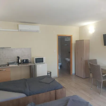 Apartman116 Airport Apartment *